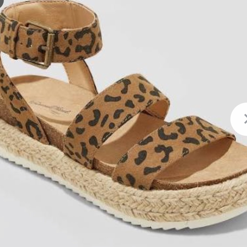 Universal Thread leopard platform sandal SIZE 7 1/2